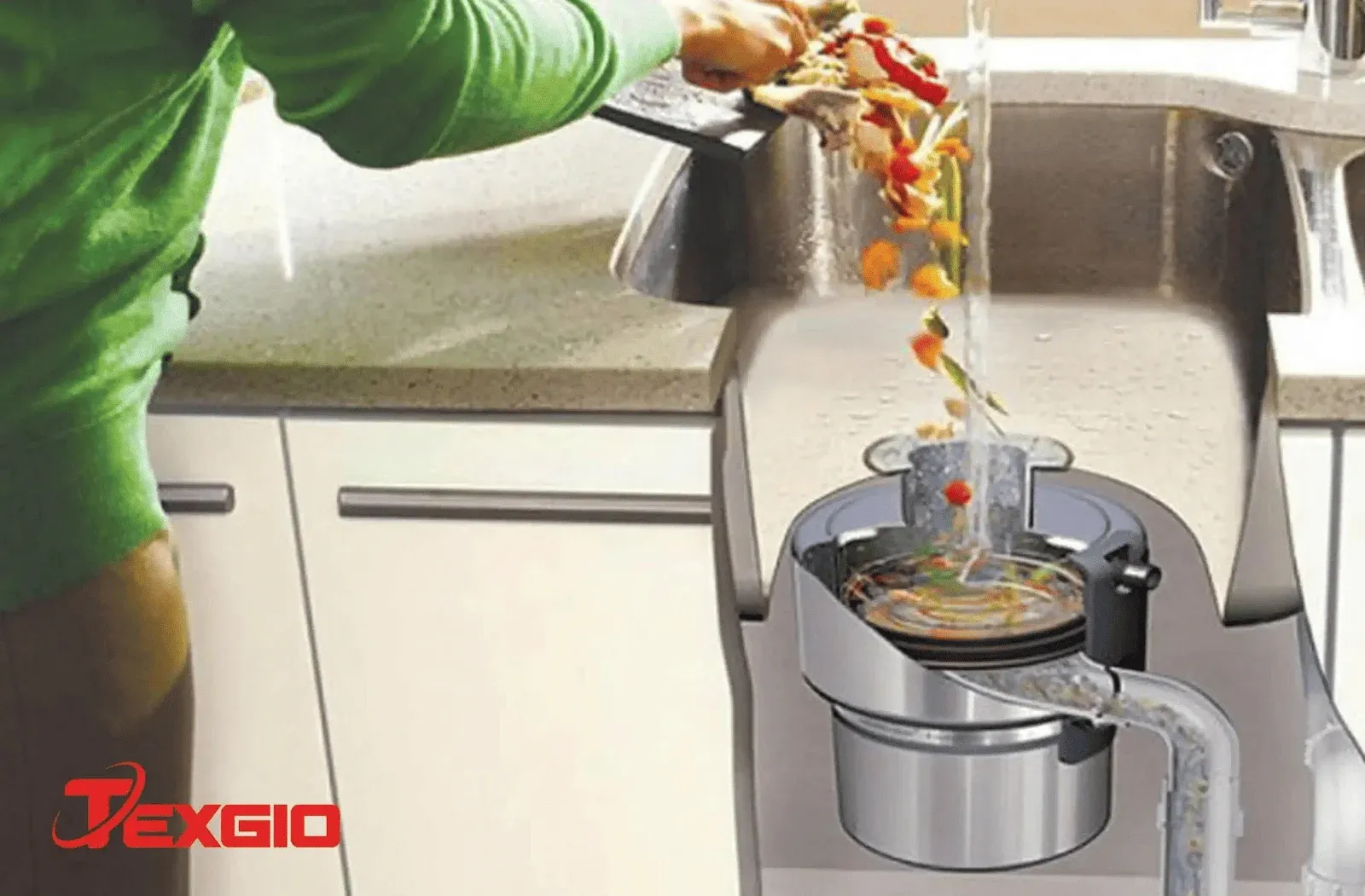 Chức năng xử lý rác thực phẩm trên TGUMF11X, hỗ trợ đưa vụn rau củ và thức ăn thừa vào bộ phận nghiền rác trong bếp