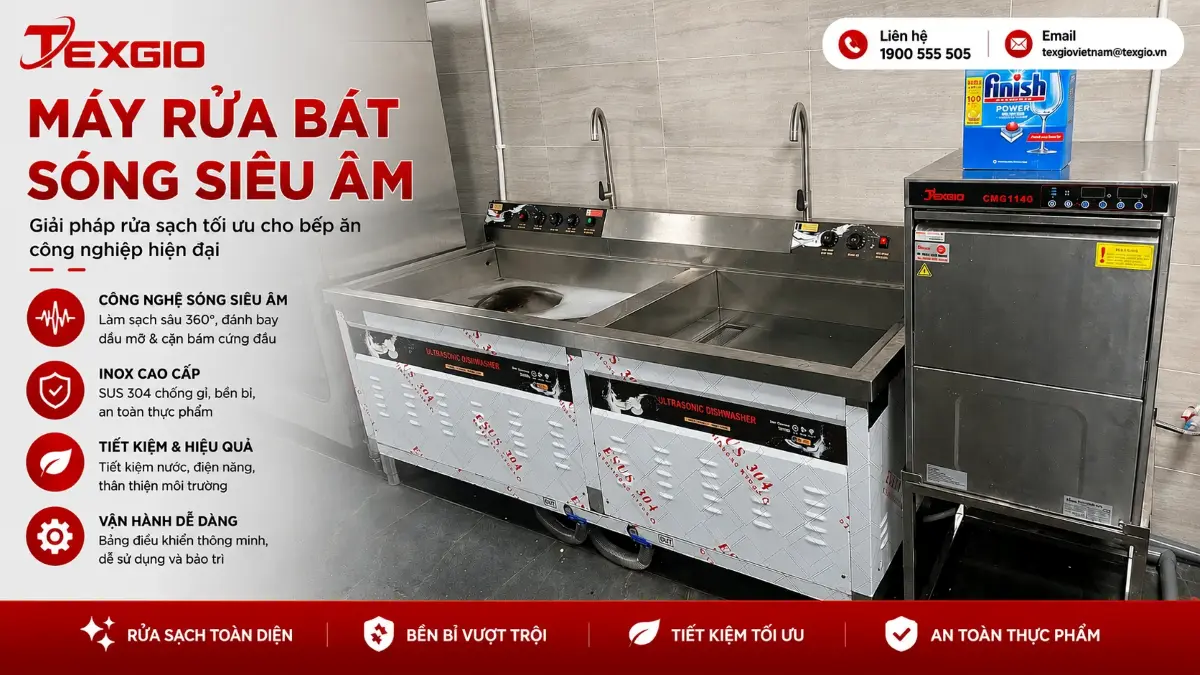 Máy rửa bát sóng siêu âm lắp đặt thực tế tại bếp công nghiệp và máy rửa ly bên cạnh.