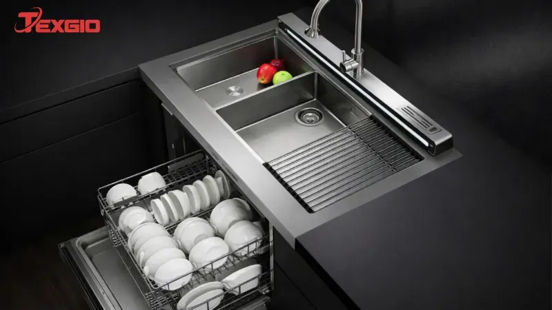 Máy rửa chén kết hợp chậu rửa với khoang rửa kéo ra chứa bát đĩa và chậu inox có vòi nước trên mặt bếp