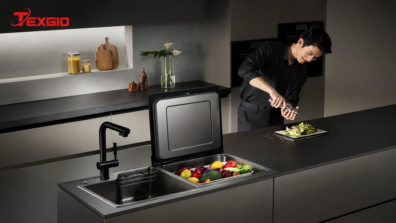 Máy rửa chén liền chậu trong bếp gia đình, tích hợp khu sơ chế rau củ và khoang rửa cạnh mặt bàn nấu ăn
